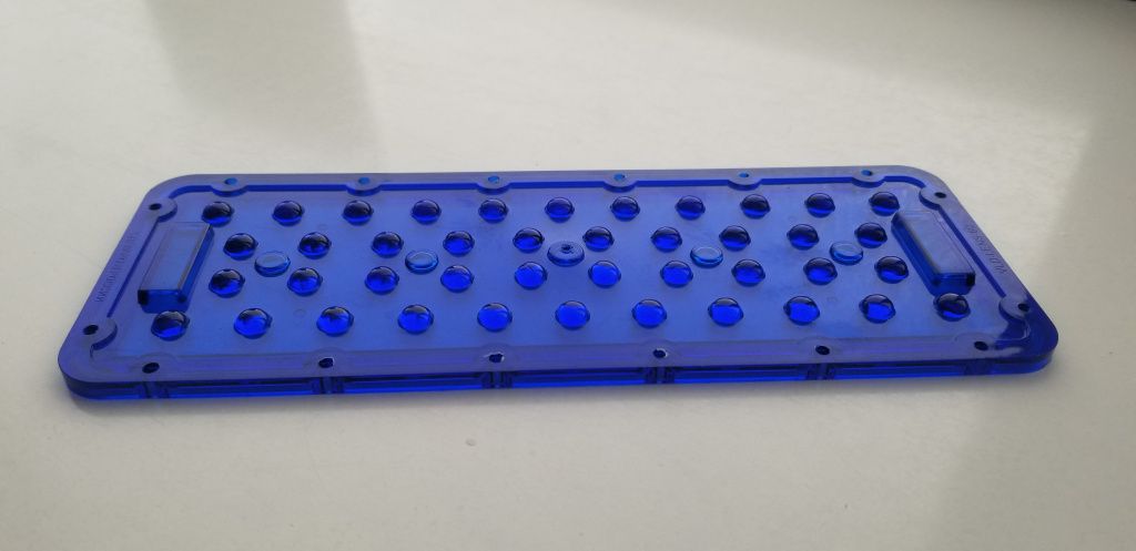 Синяя рассеивающая линза для светодиодного светильника